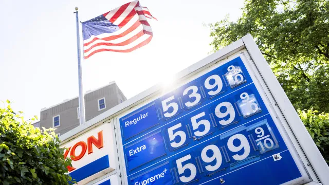 La confiance des consommateurs aux États-Unis tombe à des niveaux historiquement bas en avril.