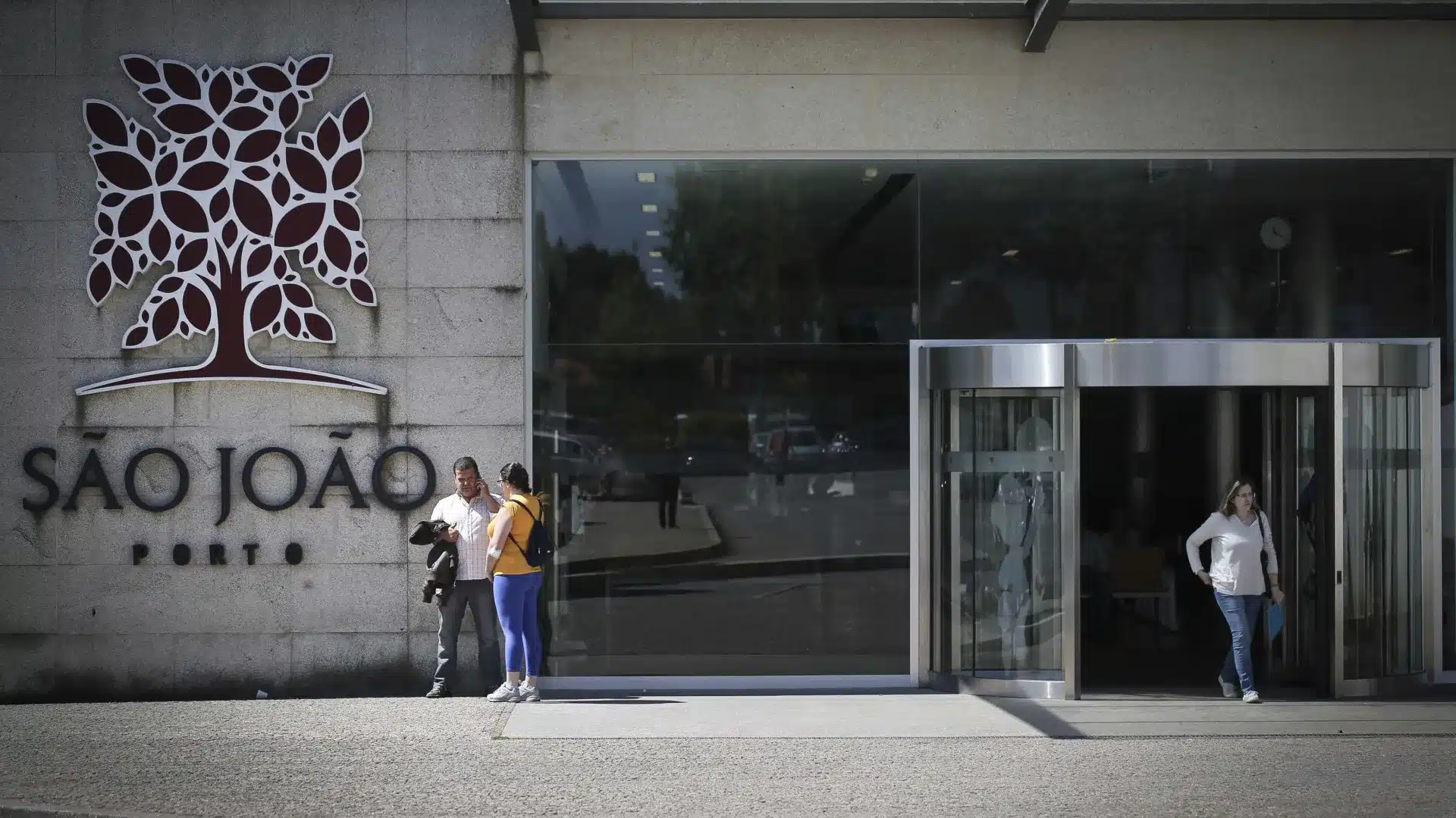 La femme qui a eu 80% de son corps brûlé dans l'explosion d'une voiture est décédée.