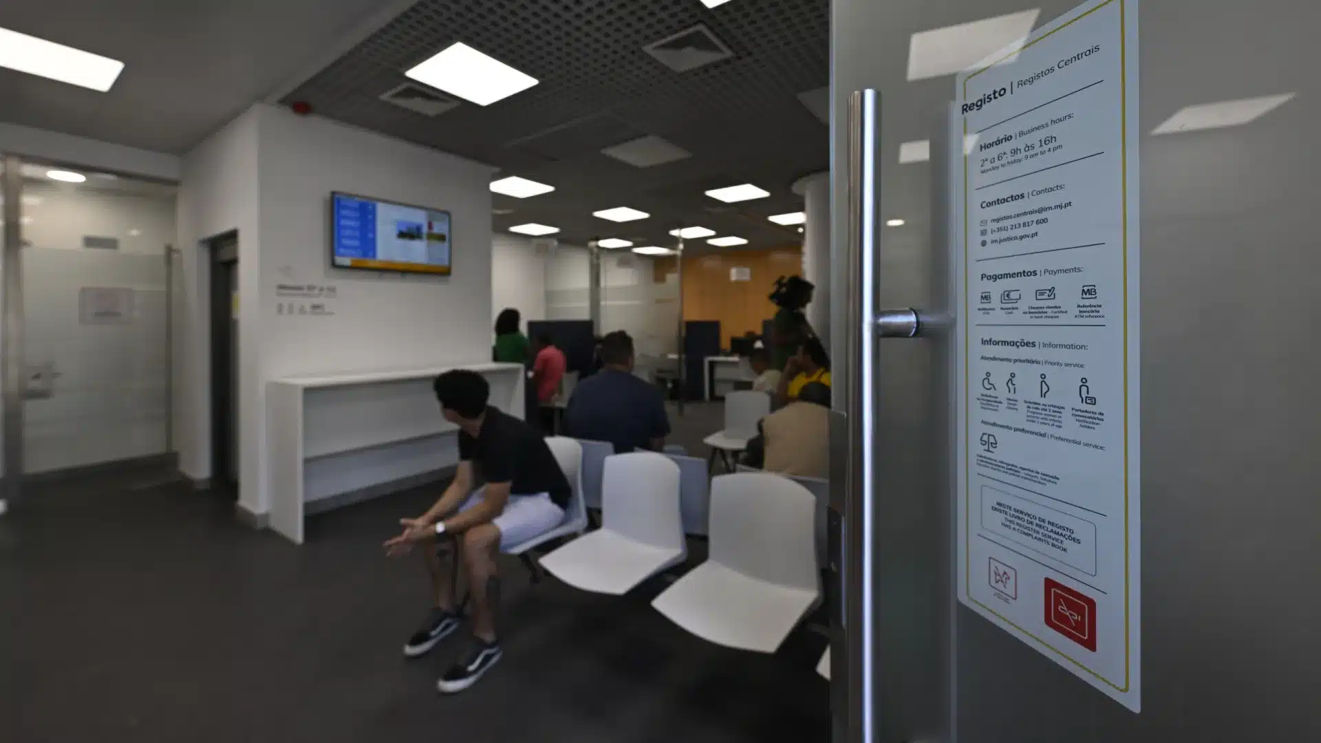 La justice accusée de "blanchir" le retard dans une affaire de télétravail à l'INR.