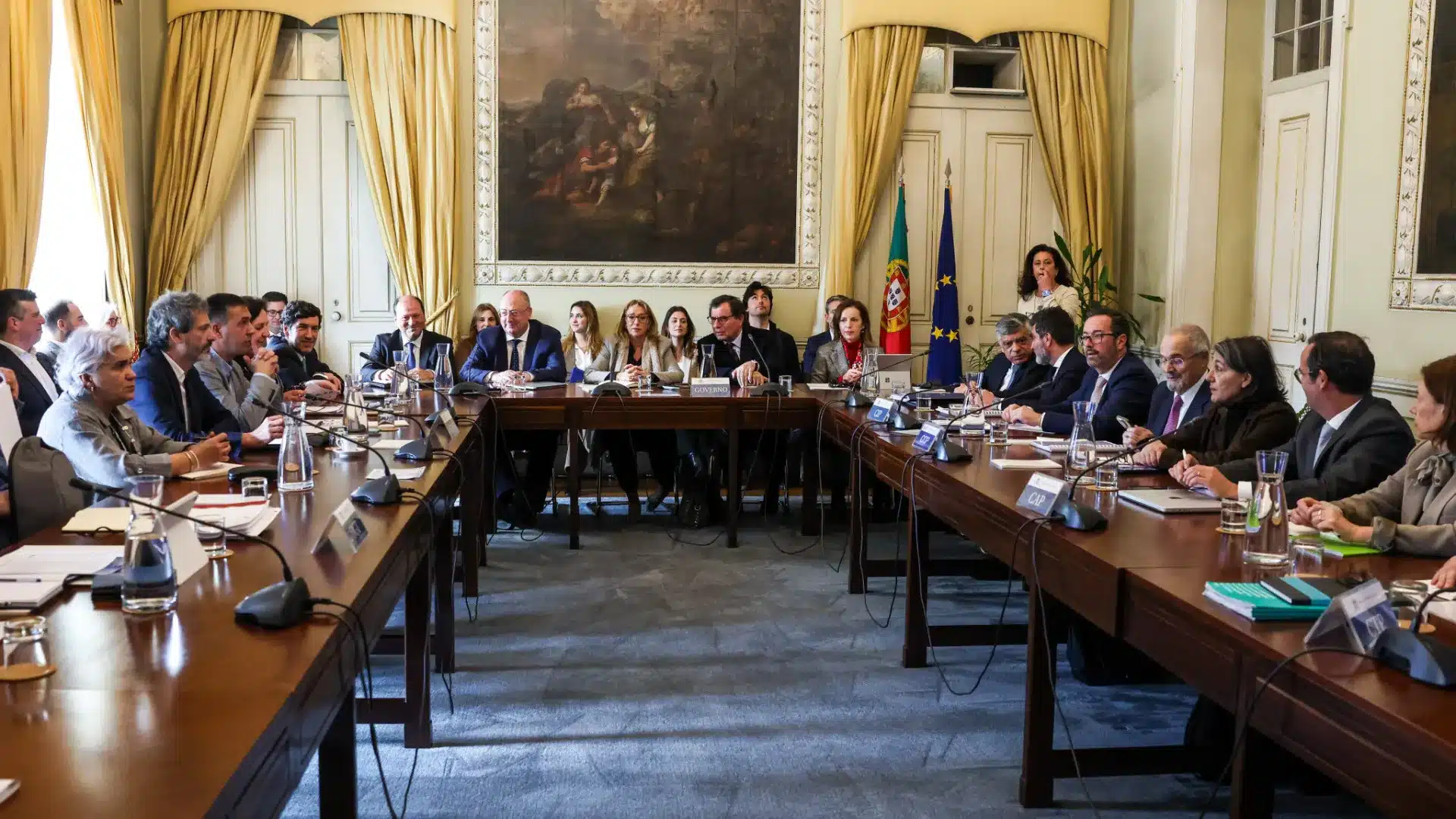 La loi du travail sera discutée au sein de la concertation sociale "bientôt".