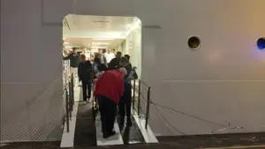 La marine sauve une touriste blessée à bord d'une croisière au large des Açores.