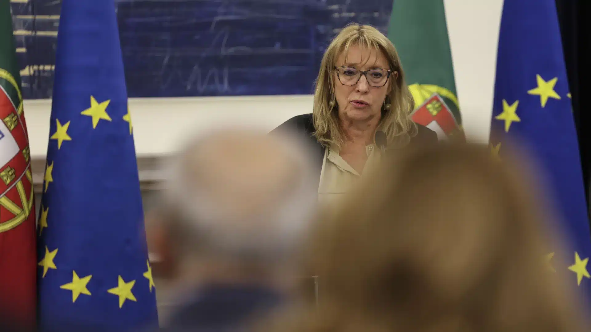 La ministre du Travail remet en question la diabolisation de l'« outsourcing ».