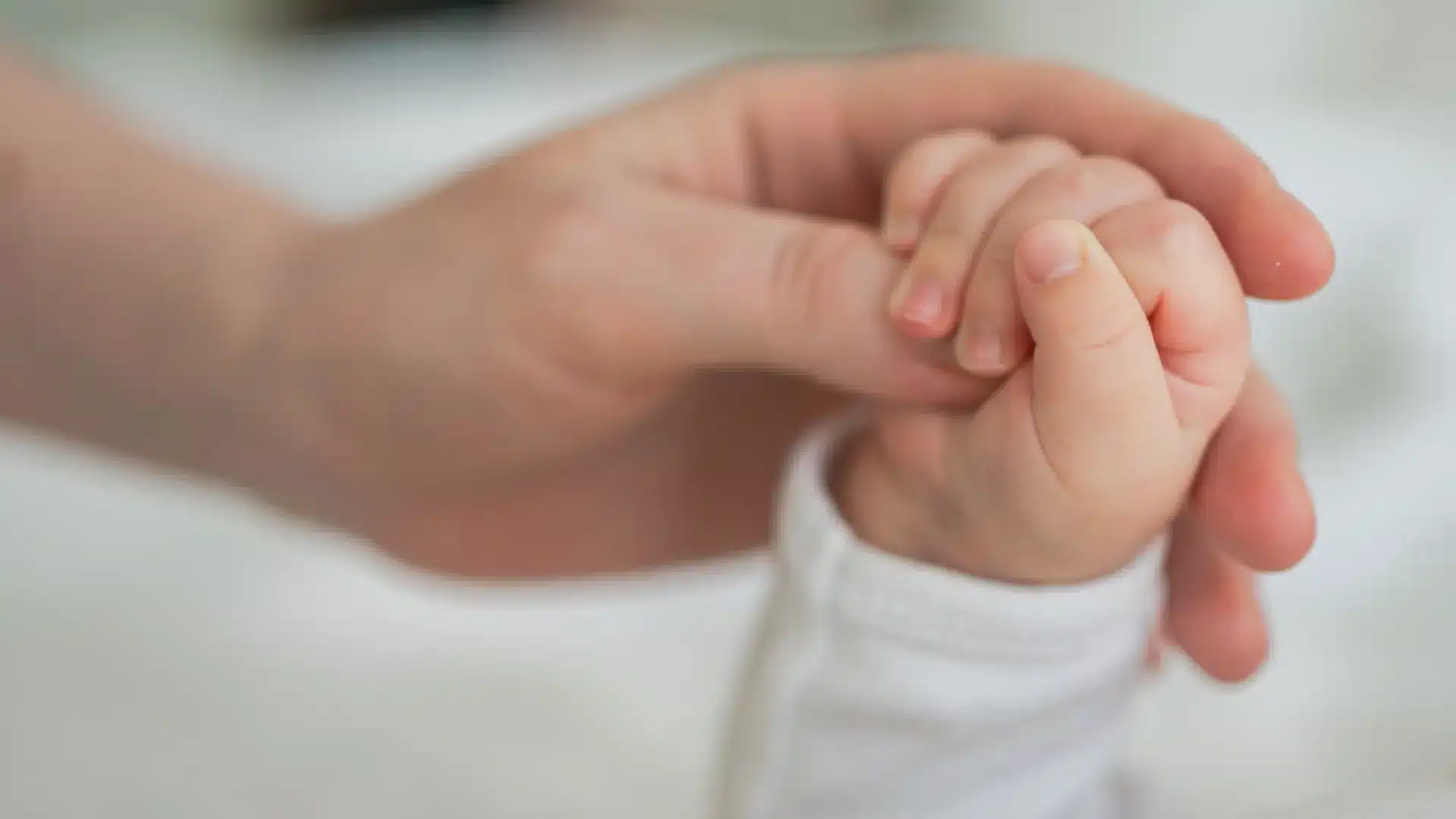 La PJ localise un bébé disparu depuis 10 jours. Il était avec sa mère à Nazaré.
