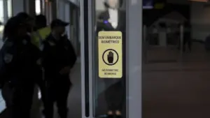 La PSP suspend la biométrie dans les départs des aéroports pour éviter les pertes de vols.