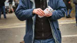 La revente de billets au-dessus du prix de revient est un crime "punissable de prison".