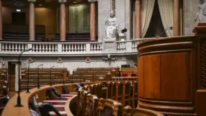 La transparence a vérifié seulement 10 % des déclarations des politiciens en 2024 et 2025.