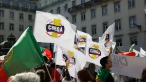L'ancienne conseillère municipale de Chega démissionne de son poste à l'école professionnelle de Coimbra.