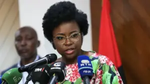 L'Angola attribue la disparité dans l'exécution budgétaire entre les secteurs à la "relation de travail".