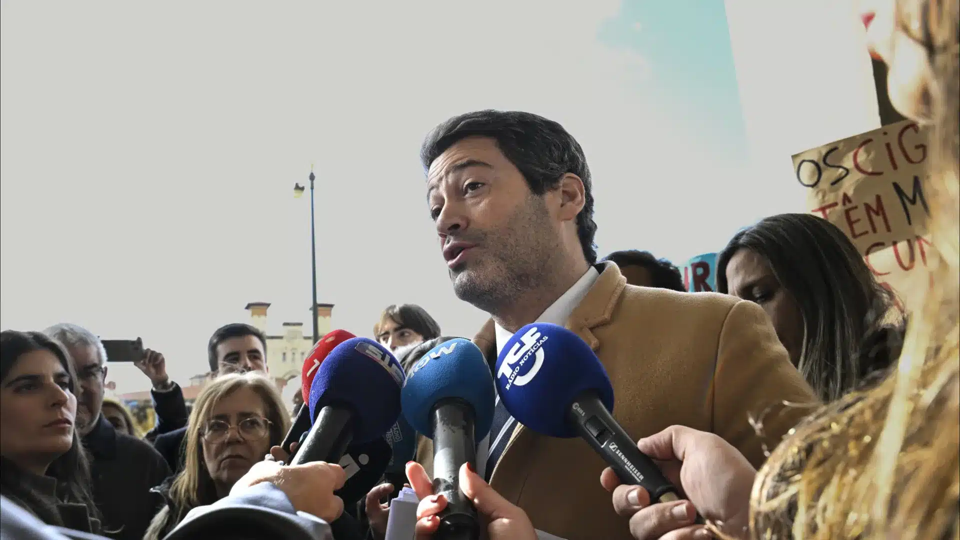 Le consensus sur la loi du travail "dépendra plus du gouvernement que du Chega".