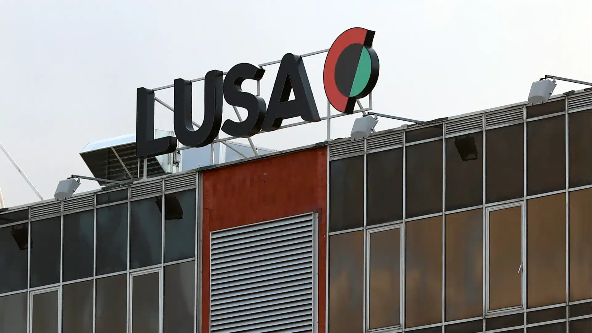 Le CR da Lusa rejette le "comportement antidémocratique" de l'édile de Coimbra.