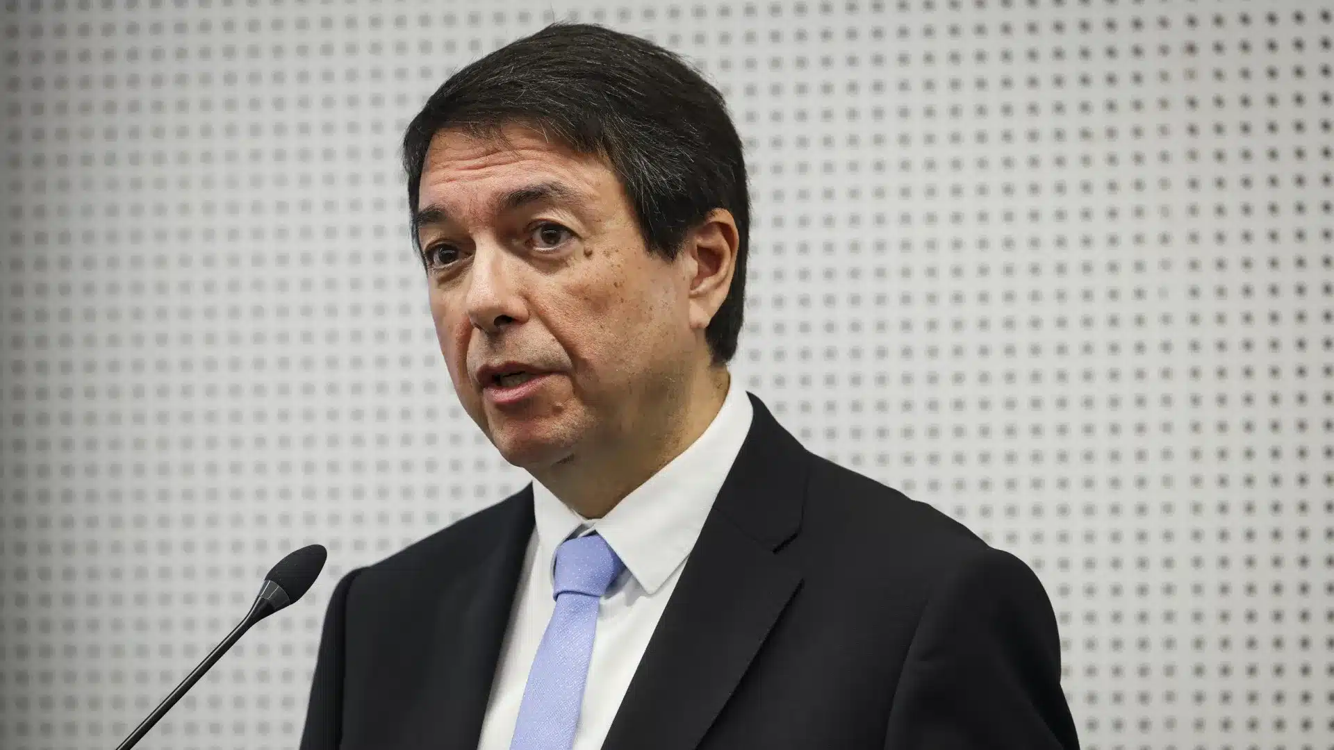 Le diplôme concernant les internements sociaux peut entraîner une dispersion des ressources.