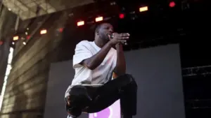 Le Festival Mochila emmène en mai à Faro Sam the Kid et Dino d'Santiago.