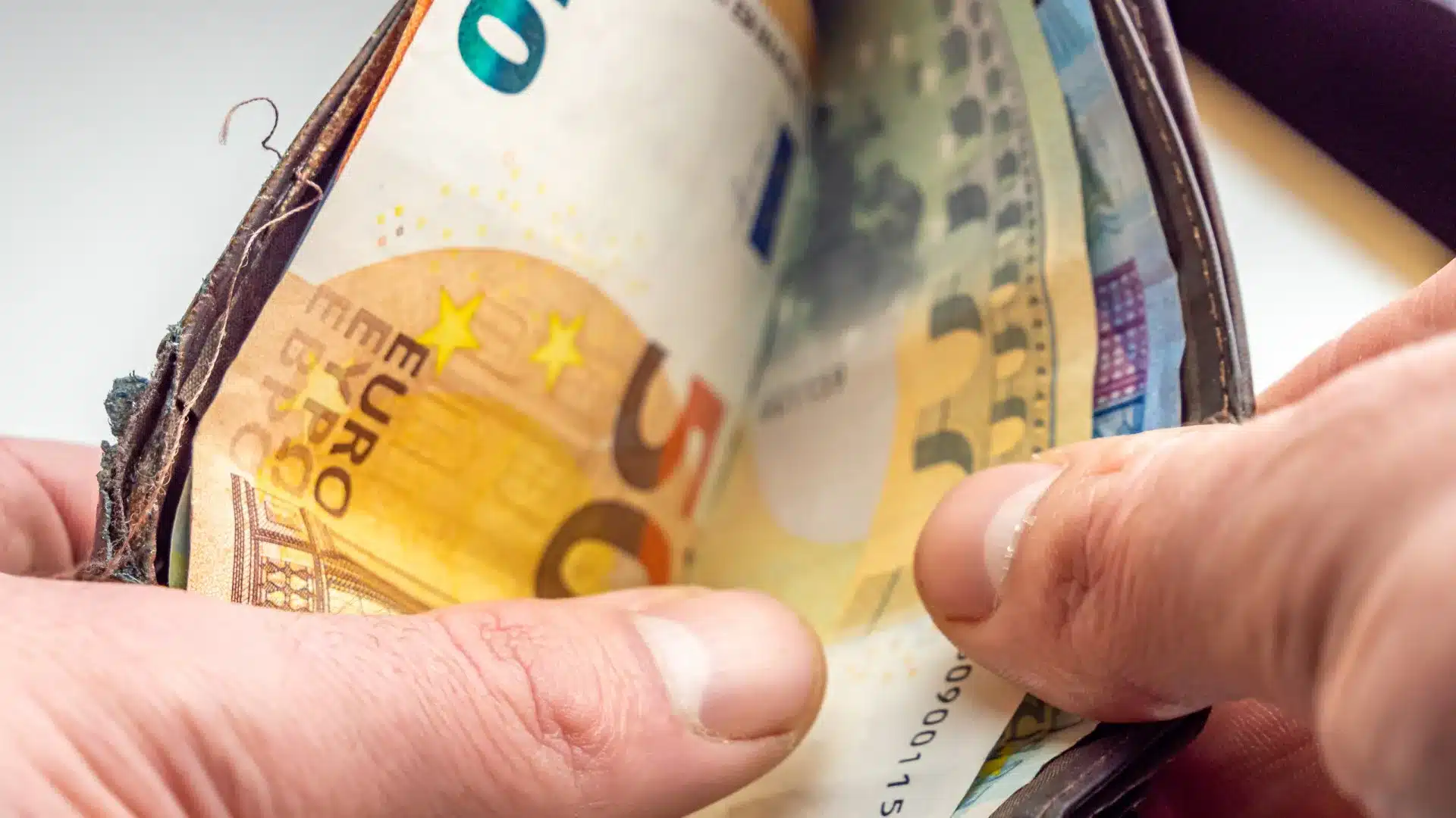 Le gouvernement a apporté des modifications à l'allocation funéraire : Qu'est-ce que c'est et qui y a droit ?