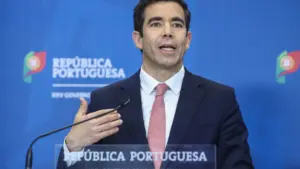 Le gouvernement a "la porte ouverte pour compléter la négociation" sur le paquet de mesures liées au travail.