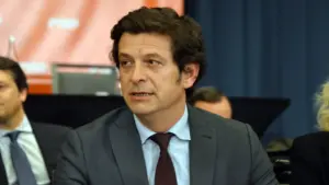 Le gouvernement admet : Une réduction de 10 centimes sur le diesel "n'est pas suffisante".