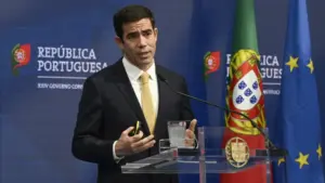 Le gouvernement analyse les mesures qu'il pourrait adopter concernant les carburants pour l'aviation.