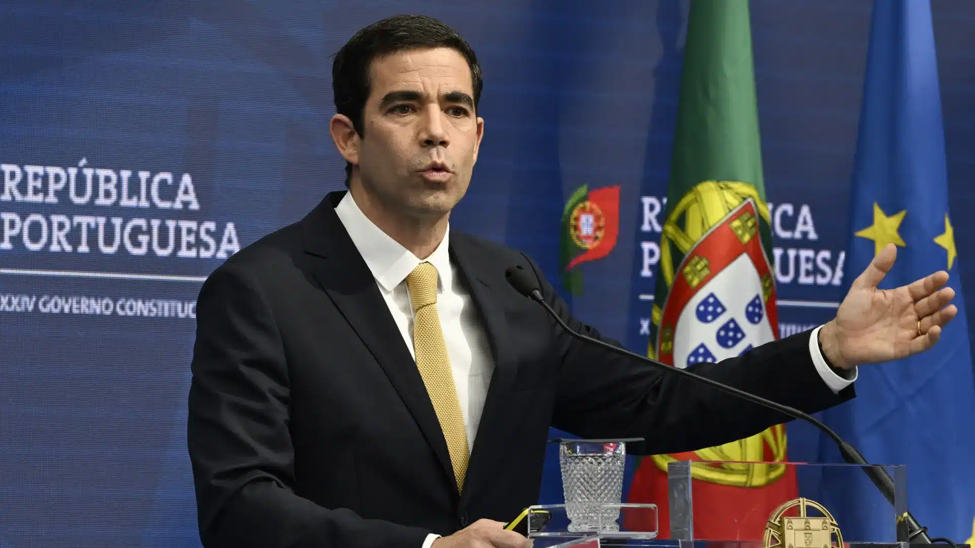 Le gouvernement approuve une proposition pour modifier les règles de contrôle des marchés publics.