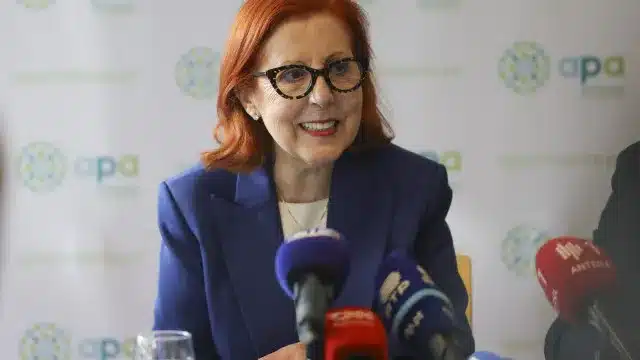 Le gouvernement respecte "rigoureusement la loi" concernant les vols nocturnes à Lisbonne.