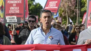 "Le gouvernement veut créer clandestinement un paquet de mesures de travail contre les travailleurs"