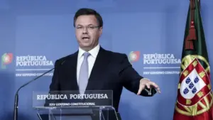 Le gouvernement voit une ouverture de l'opposition pour dialoguer sur la réforme du visa préalable.