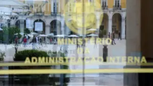 Le MAI a expulsé 11 agents de la PSP et neuf militaires de la GNR en deux mois.