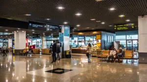 Les aéroports de l'UE avertissent d'une crise si le détroit d'Ormuz ne rouvre pas.