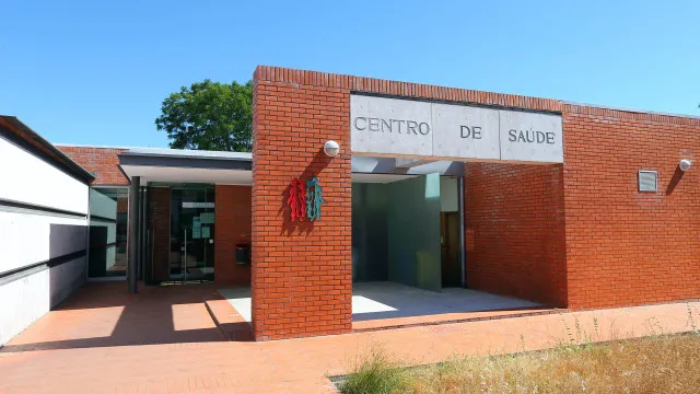 Les centres de santé doivent proposer des services en ligne pour prendre rendez-vous et demander des ordonnances.