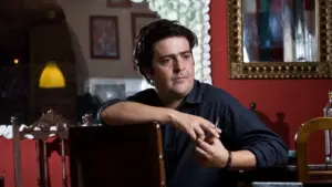 Les fadistes Hélder et Pedro Moutinho proposent une tertúlia avec des "Poètes Invités".