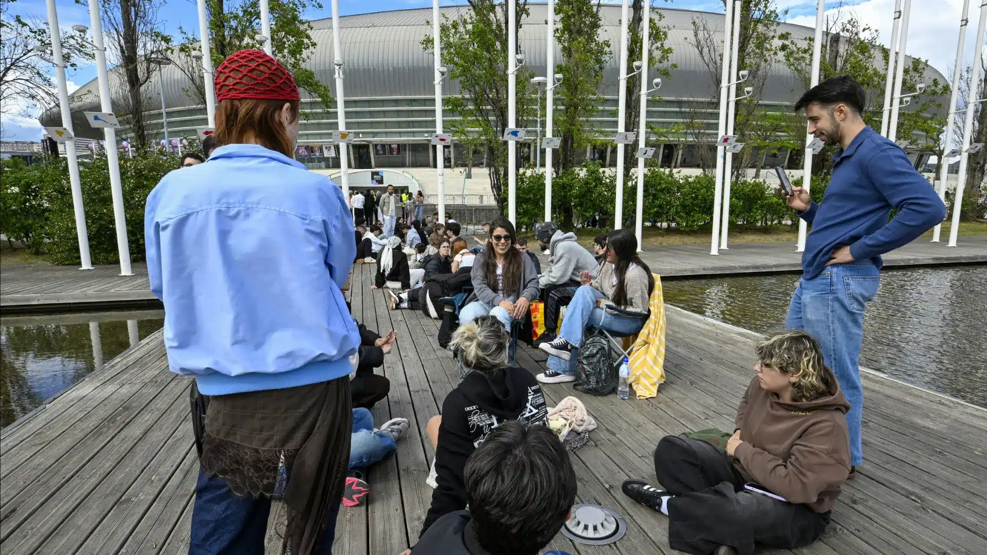 Les images des fans de Rosalía (habillés pour l'occasion) pour le premier concert