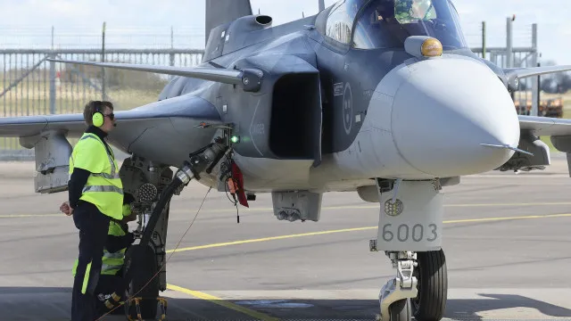 Les pilotes portugais de F-16 mettraient un an pour maîtriser les chasseurs suédois.