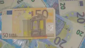 L'euro dépasse le seuil de 1,16 dollars après le cessez-le-feu en Iran.