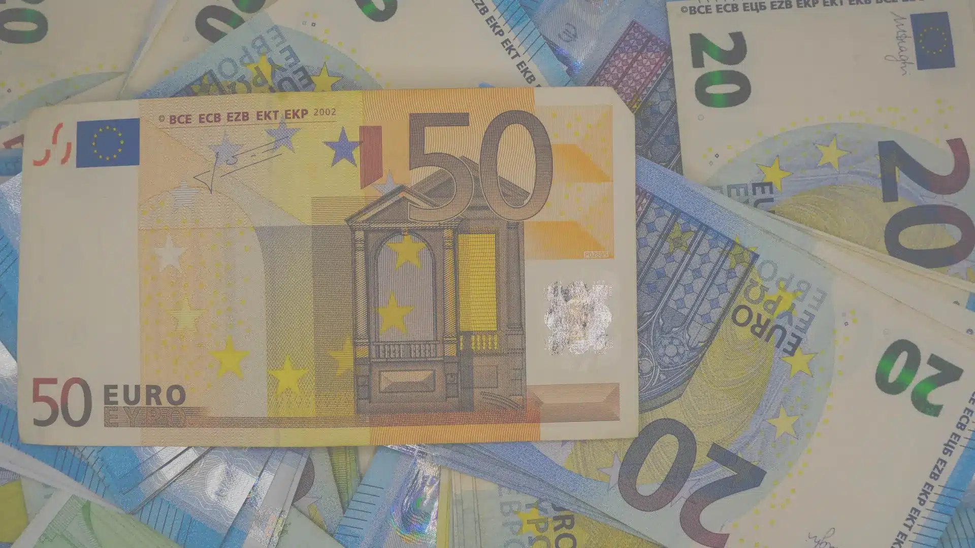 L'euro dépasse le seuil de 1,16 dollars après le cessez-le-feu en Iran.