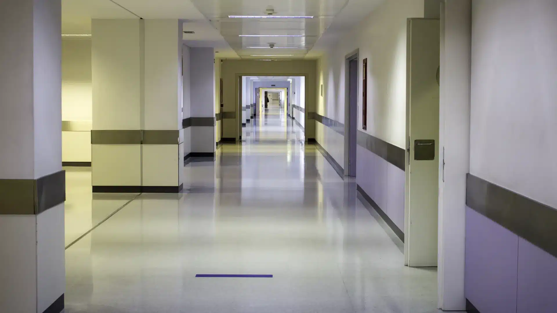 L'hôpital empêche une réunion de travailleurs et l'ACT le sanctionne d'une amende de 10 000 euros.