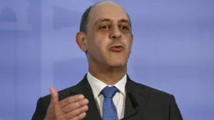 L'INEM n'accepte pas un "arrêt de plusieurs mois" pour réfléchir à la refondation.