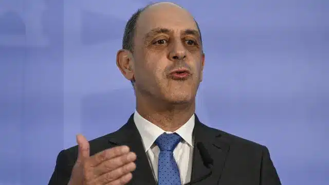 L'INEM n'accepte pas un "arrêt de plusieurs mois" pour réfléchir à la refondation.