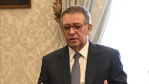 Loi du travail. Le ministre "ne renonce pas" et reçoit aujourd'hui les partenaires sociaux.