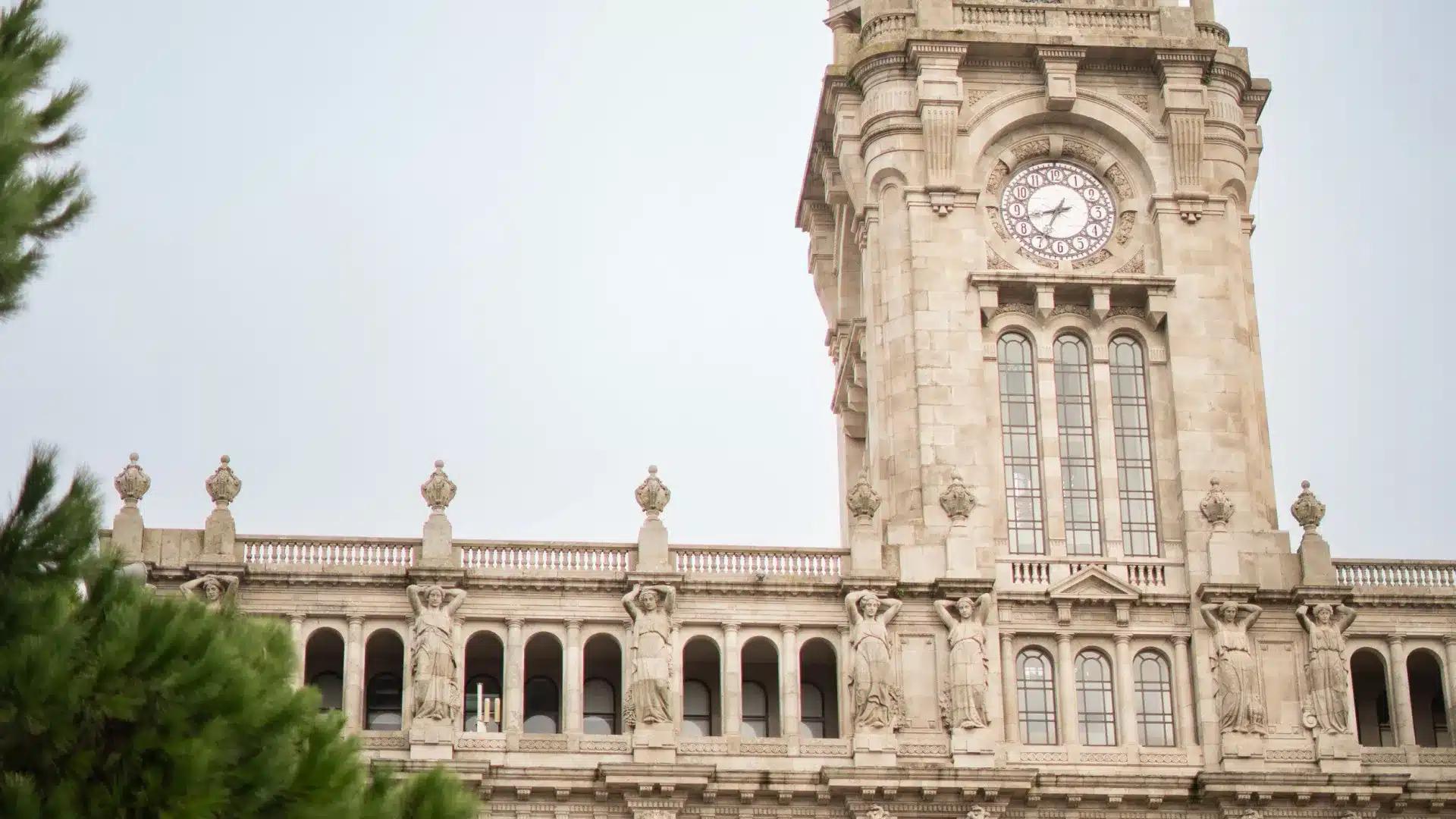 L'Ordre des Architectes demande une réunion avec la Chambre de Porto au sujet de l'Édifice Transparent.