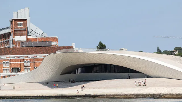 MAAT inaugure des expositions de la Collection Fondation EDP et Guerre Coloniale