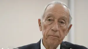 Marcelo démarre un cycle de conversations dans des bibliothèques scolaires à Mafra.