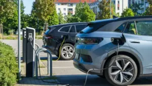 "Mesure emblématique". D'autres chèques pour acheter des voitures électriques arrivent