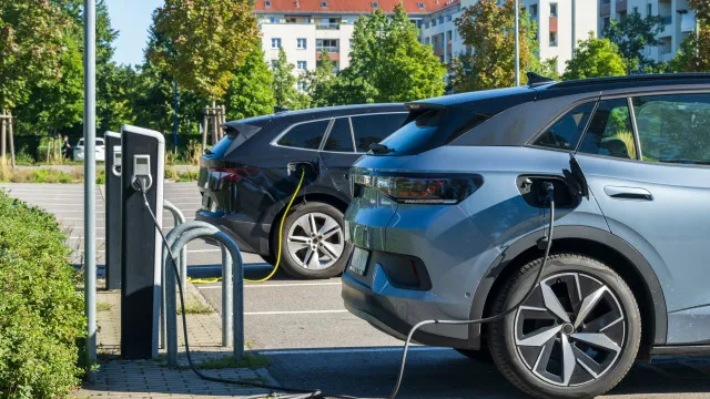 "Mesure emblématique". D'autres chèques pour acheter des voitures électriques arrivent