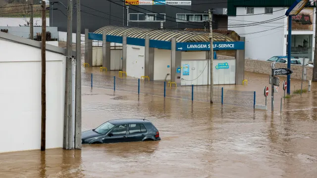 Moratoire demandé par 7 400 clients avec des crédits d'une valeur de 930 millions