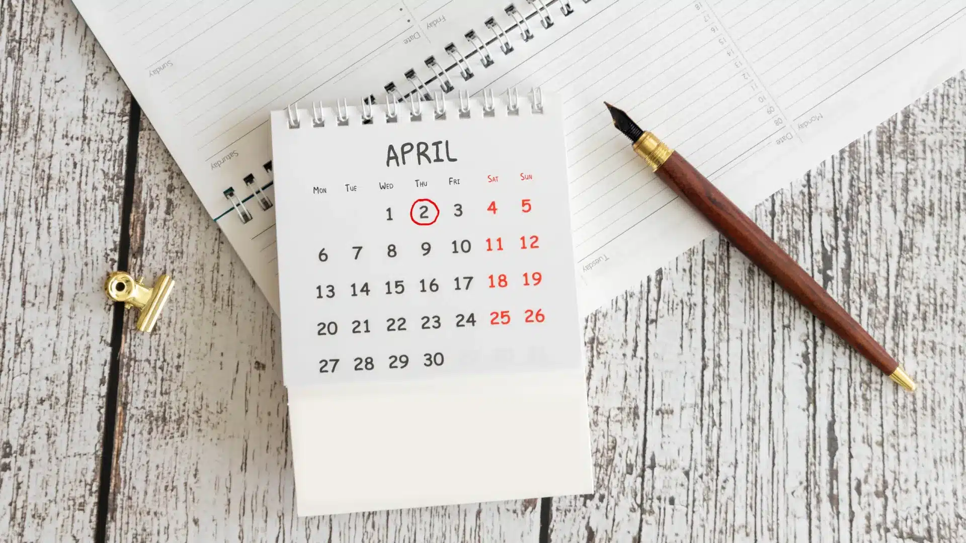 N'oublie pas ! Cet après-midi il y a une permission spéciale (pour qui ?)