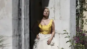 Olga Roriz honorée avec la Médaille du Mérite Culturel à l'occasion de la Journée de la Danse.