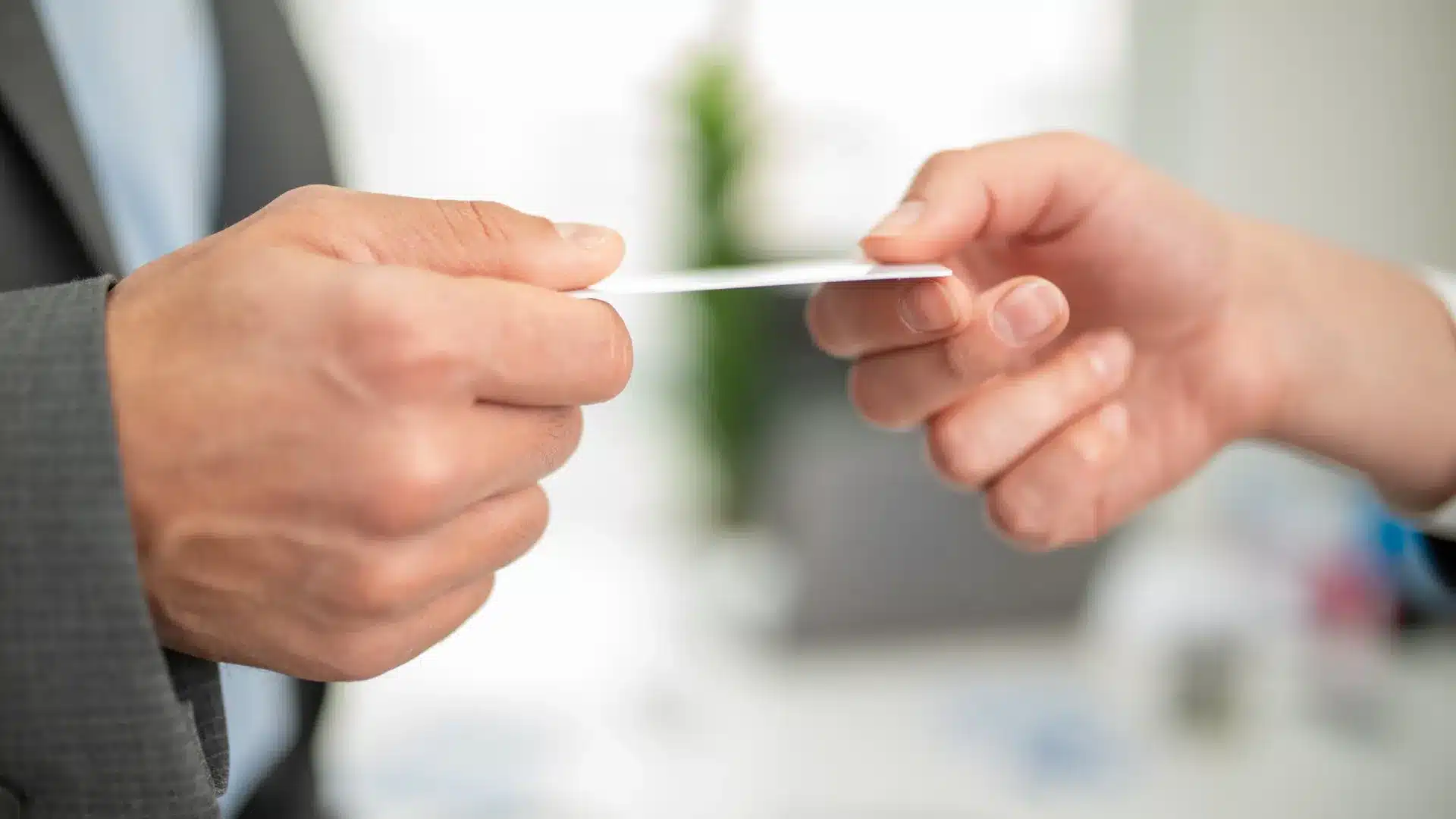 PayShop accepte désormais les cartes bancaires pour le paiement des factures.