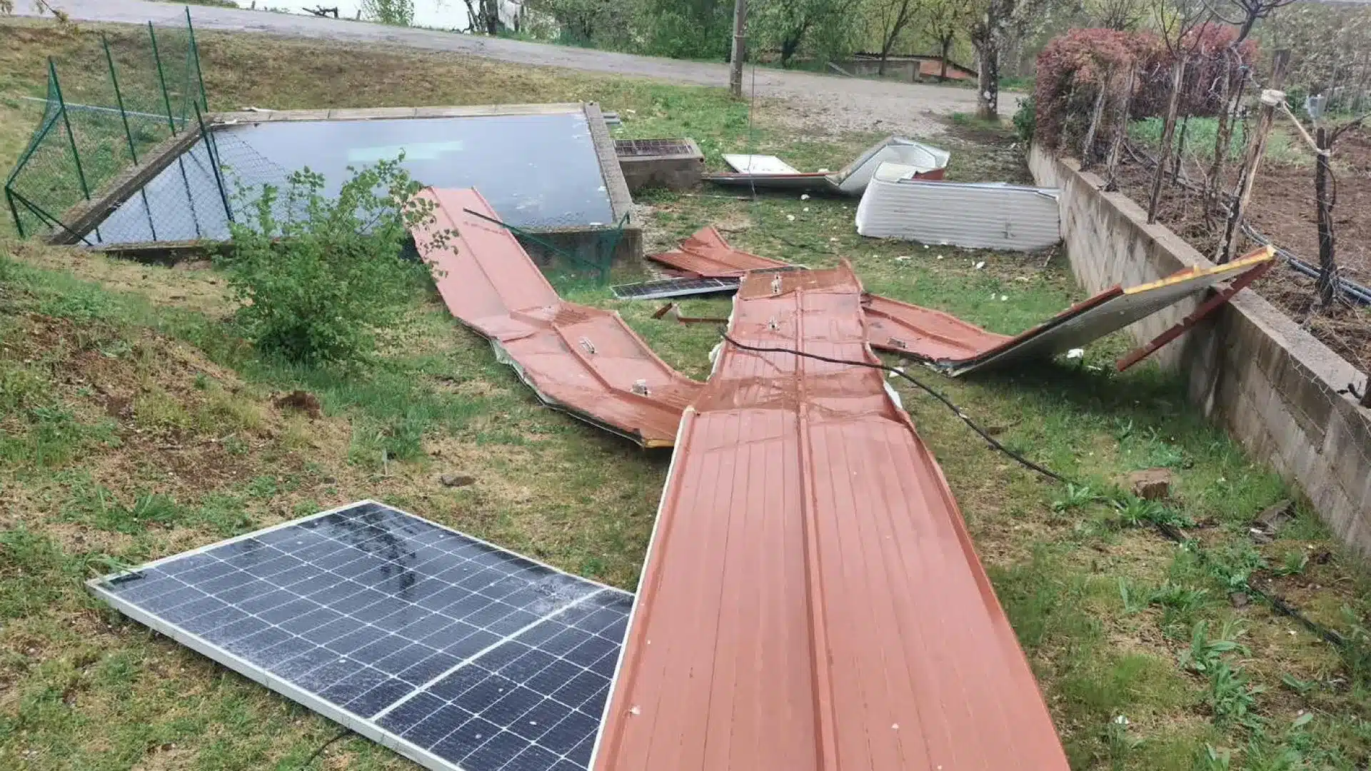 Phénomène de vent à Vinhais laisse une traînée de destruction. Regardez les images
