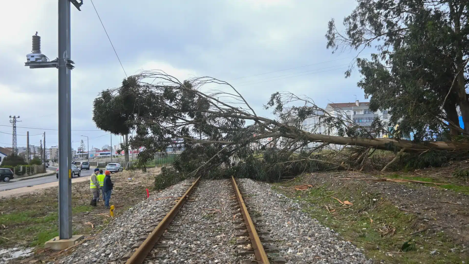 Plus de deux mois après les tempêtes, il y a encore des endroits sans réparations.