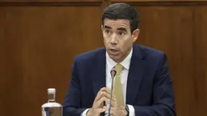 Pour innover, l'État doit « sortir du chemin » des entreprises, déclare le ministre.