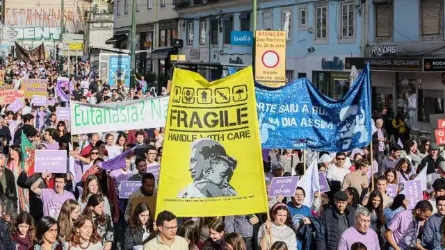 Préventive pour le suspect d'avoir attaqué la Marche pour la Vie avec un cocktail molotov.