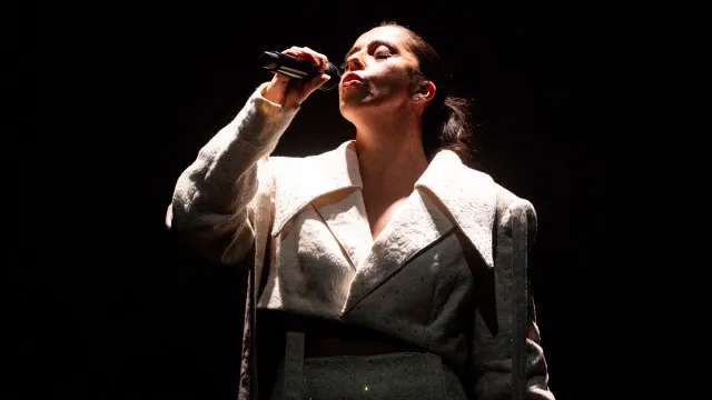 Sara Correia, Fernando Daniel et Xutos à la Foire de Oliveira do Hospital